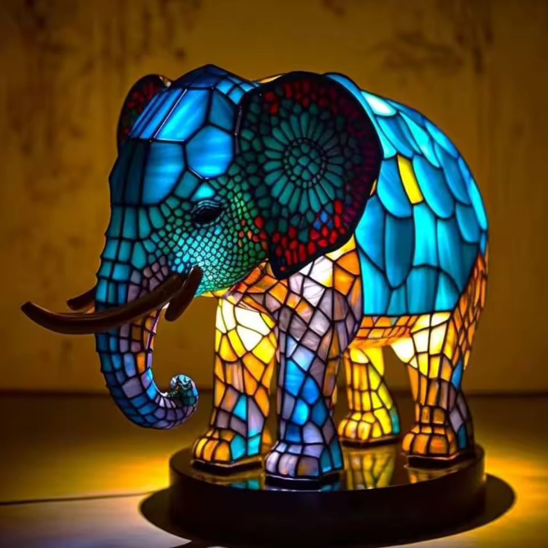 LeuchtElefant - handgefertigte Lampe, die Herzen erstrahlen lässt