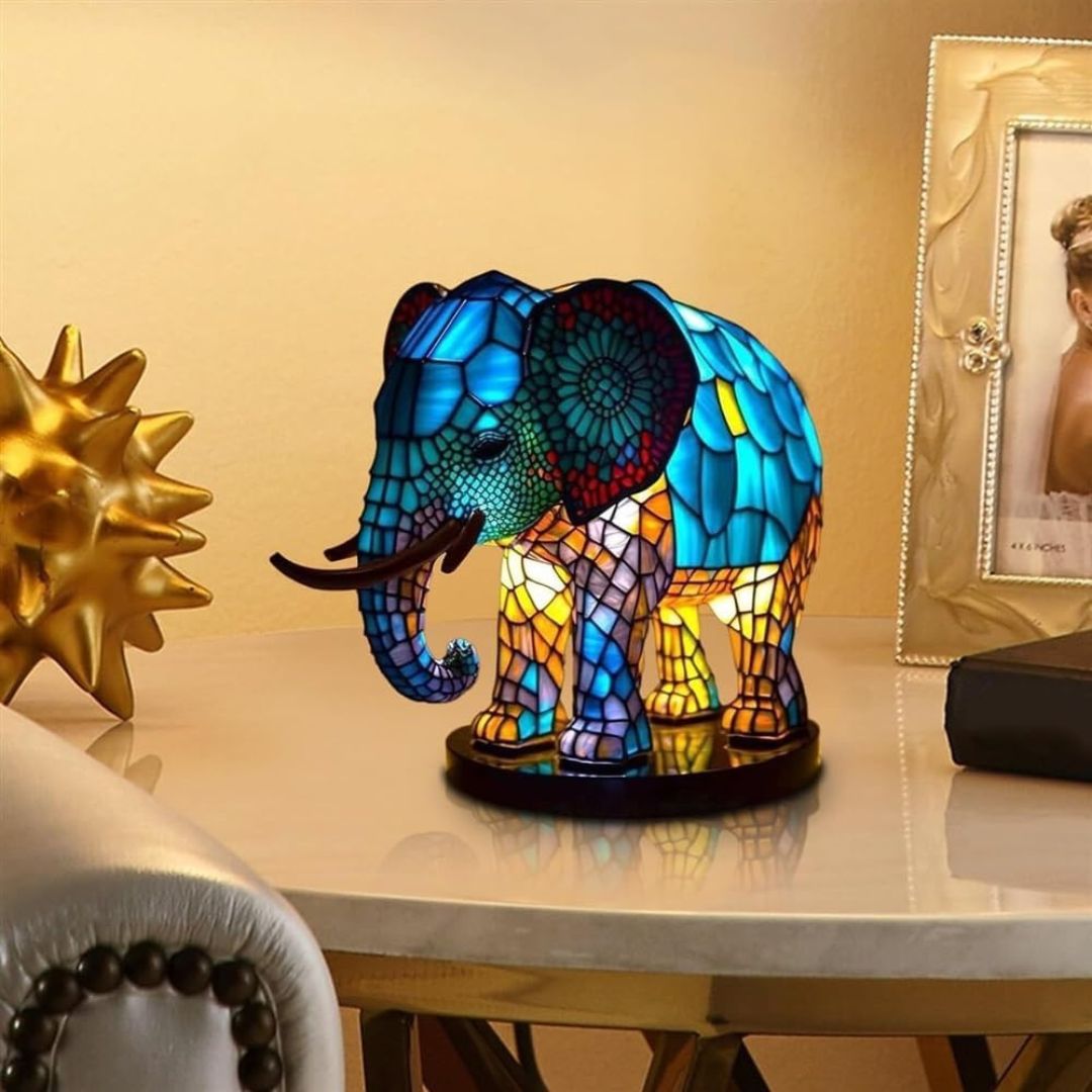 LeuchtElefant - handgefertigte Lampe, die Herzen erstrahlen lässt
