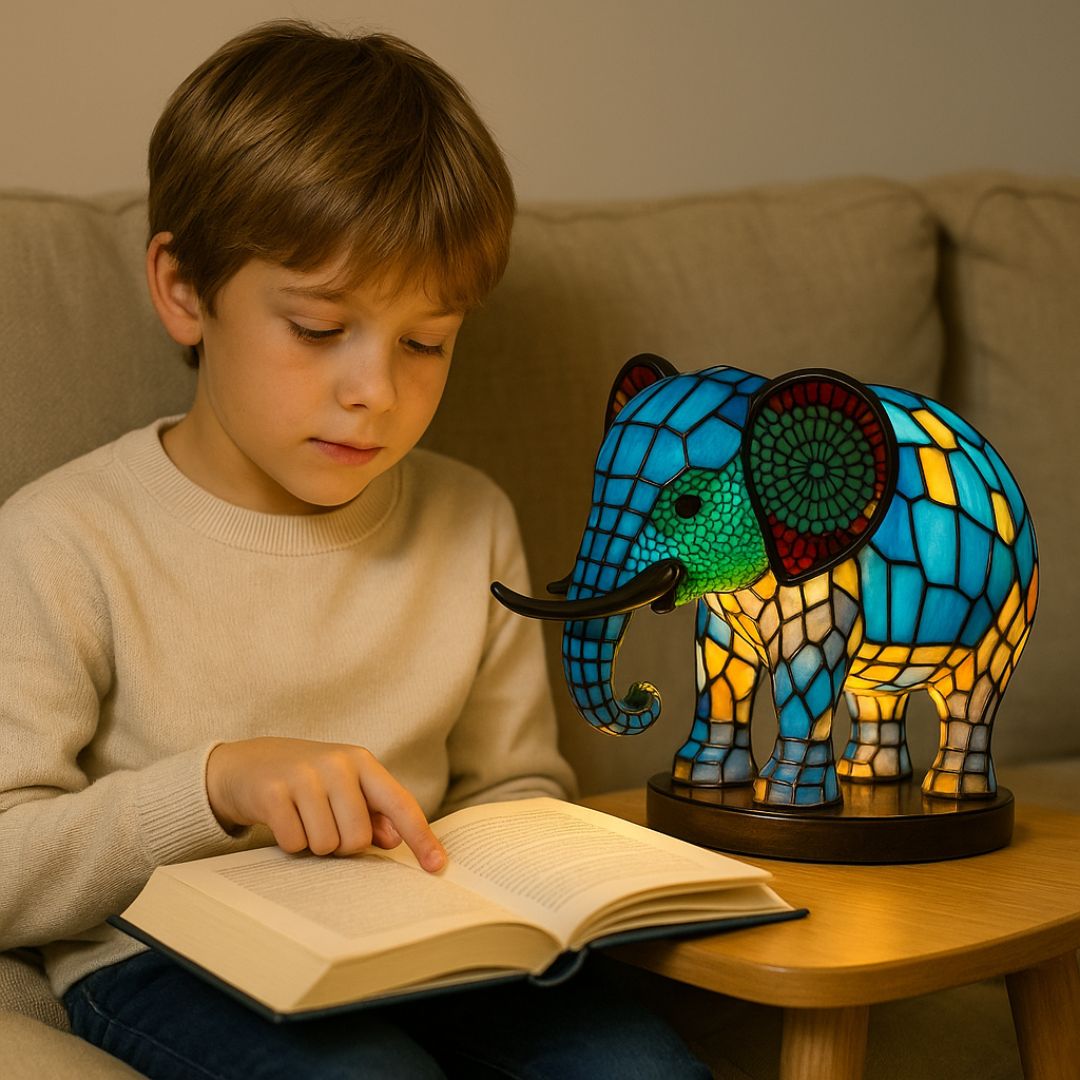LeuchtElefant - handgefertigte Lampe, die Herzen erstrahlen lässt