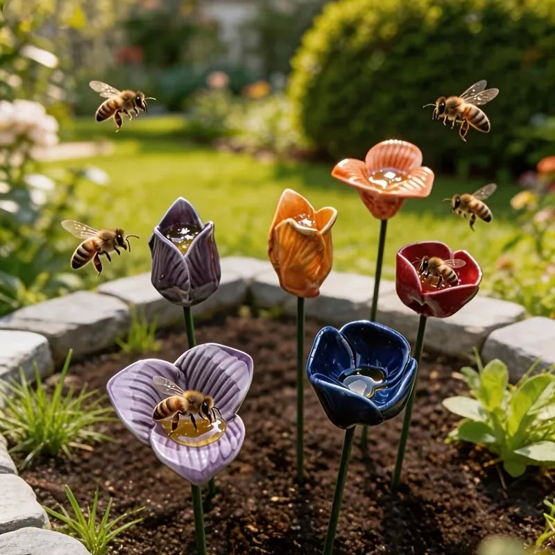 Handgefertigte Bienenblüten-Tränken – Wetterfeste Keramik, Set (6)